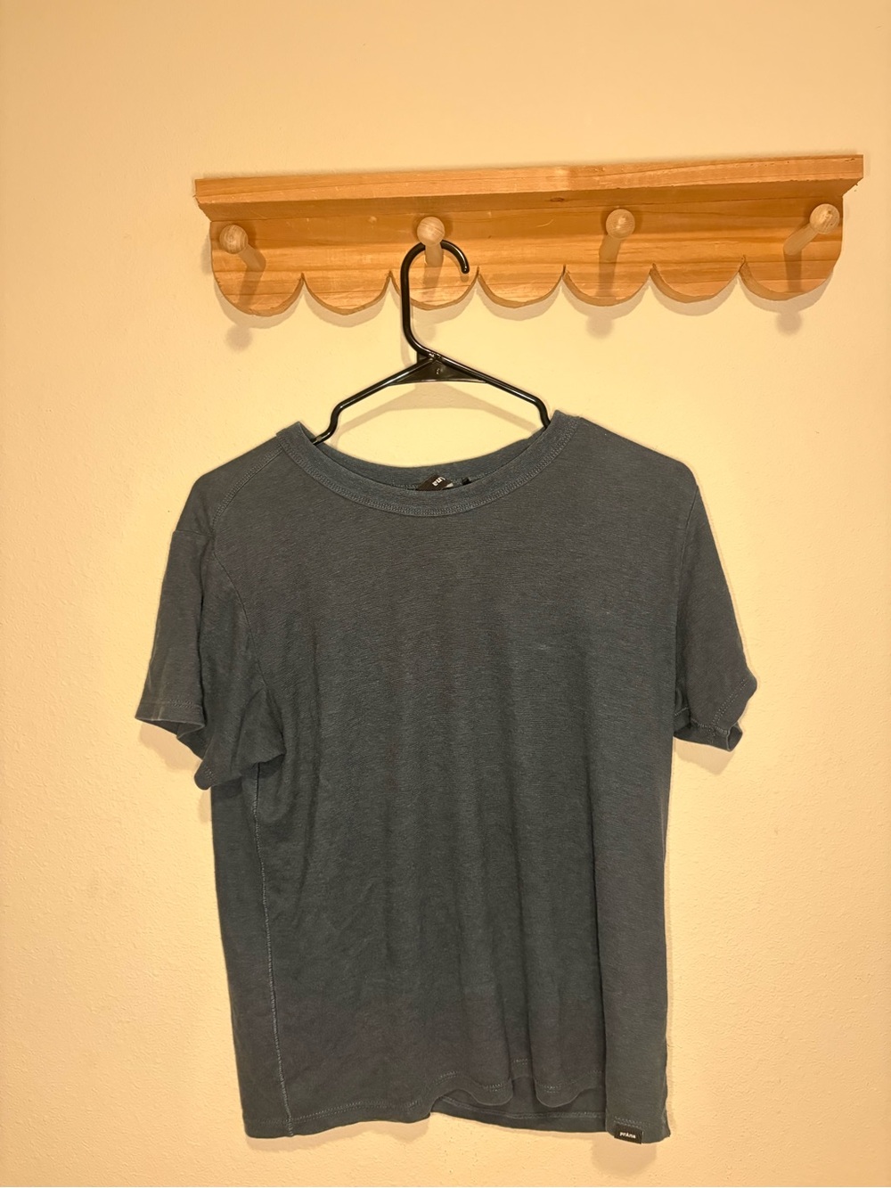 Prana Short Sleeve Crew Tee in Slate Gray